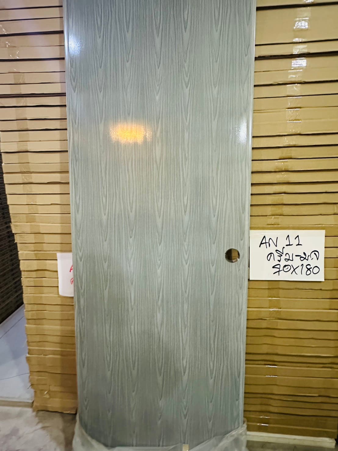 บานประตู PVC ลายไม้สักเทา 70×200 ซม. เจาะรูลูกบิด